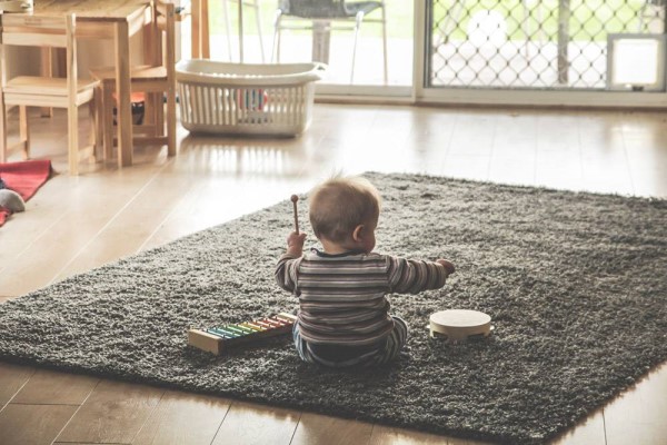 寶寶2歲了什么都聽懂但不說話,可能與這些原因有關(guān)