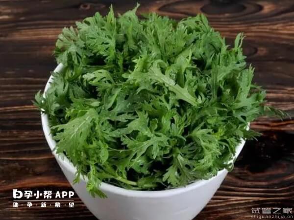 1歲嬰兒吃茼蒿好處及禁忌一覽，能否正常食用完全在于量